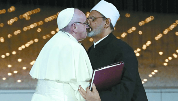 Papa emula Francisco 3