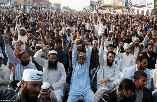 Regra 99x1_Multidão