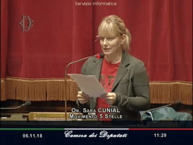 Deputada Italiana_Sara